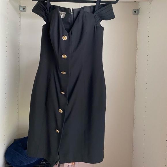 Dresses & Skirts - Black vintage dress